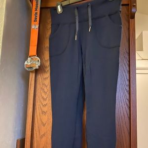 Lululemon sit still pants Sz 8 navy